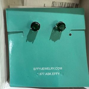 Emerald stud earrings